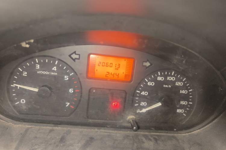 Used Wuling Rongguang 2011 1.2L Comfort Model Odometer Close Up
