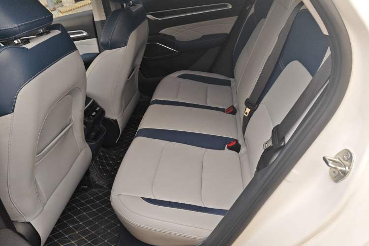 Used Geely Auto Emgrand 2022 4th Generation 1.5L CVT Flagship Model Left Rear Seat