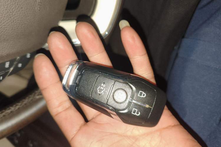 Used Lincoln MKC 2014 2.0T Two-Wheel-Drive Luxury Edition