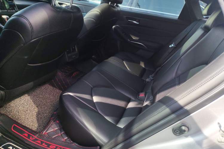 Used Toyota Avalon 2019 2.5L Ambition Version China VI Standard Left Rear Seat