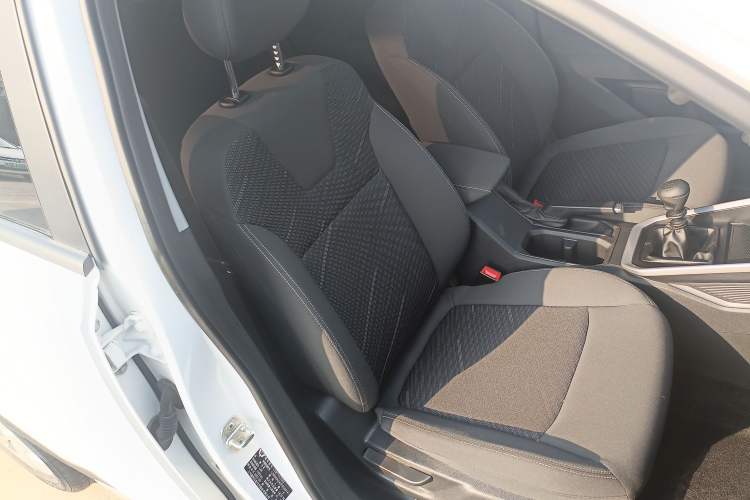 Used Wuling Alvez 2022 1.5L Manual Free-Style Model Right Front Seat