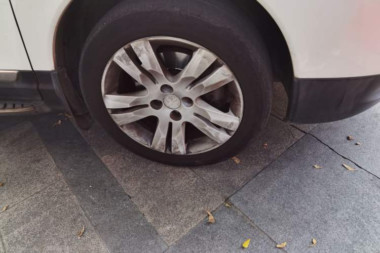 Used Peugeot 3008 2015 2.0L Automatic Trend Edition Right Front Wheel Hub