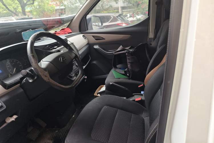 Used SAIC MAXUS EV30 2021 Pure Electric Smart Logistics Expert with Long Wheelbase—CATL