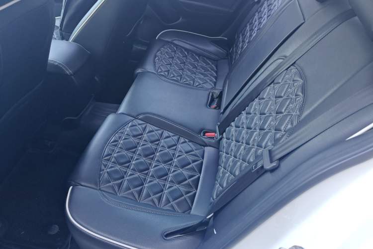 Used Mazda 3 Axela 2016 Sedan 1.5L Automatic Luxury Model
