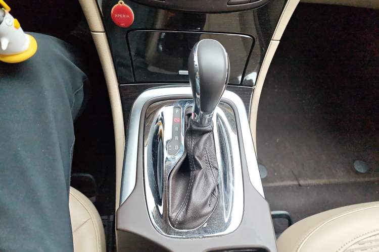 Used Buick Regal 2014 2.0L Leading Fashion Edition