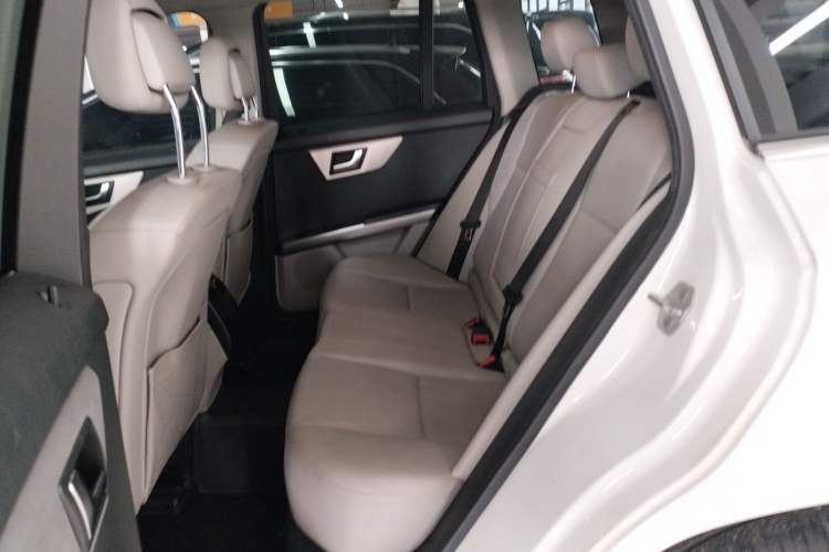 Used Mercedes-Benz GLK-Class 2013 GLK 300 4MATIC Dynamic Sunroof Model
