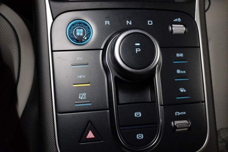 Used BYD Destroyer 05 2024 HONOR Edition DM-i 55KM Luxury Model Gear Lever