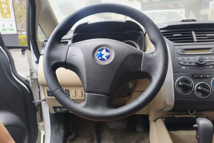 Used Venucia R50 2013 1.6L Automatic Fashion Edition