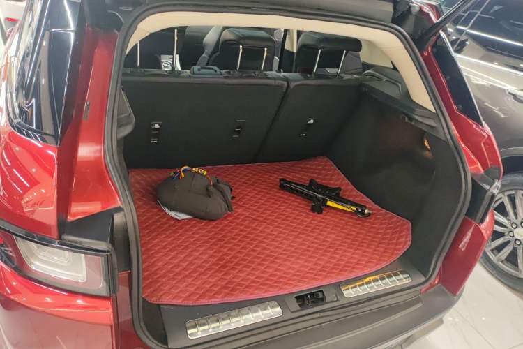 Used Land Rover Range Evoque 2016 2.0T SE Smart Glow Edition Trunk