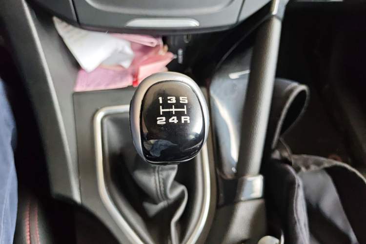 Used Dongfeng Aeolus AX7 2016 2.0L Manual Zhuyue Model Gear Lever