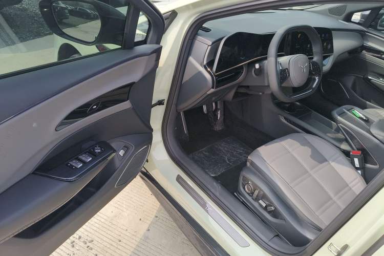 Used Hongqi EH7 2024 690 Pro Driver Seat