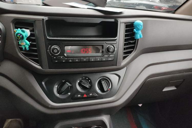 Used Wuling Hongguang V 2021 1.5L Enjoyment Edition LAR Audio And AC Panel