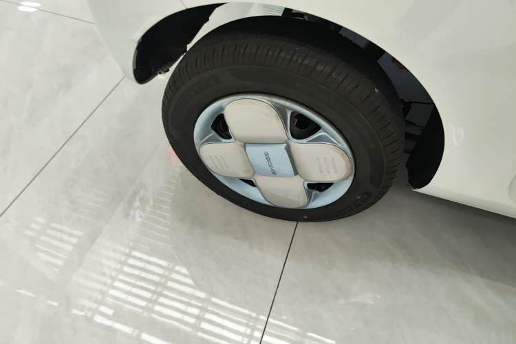 Used Geely Galaxy Panda 2024 Panda Mini 200km Endurance Bear
