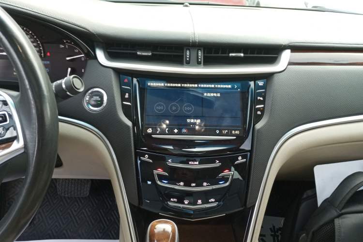 Used Cadillac XTS 2018 28T Elite Edition Audio And AC Panel