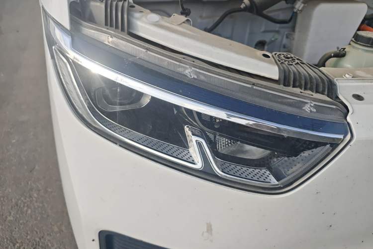 Used Wuling Yangguang 2024 300km Comfort-Grade Passenger Van 60kW