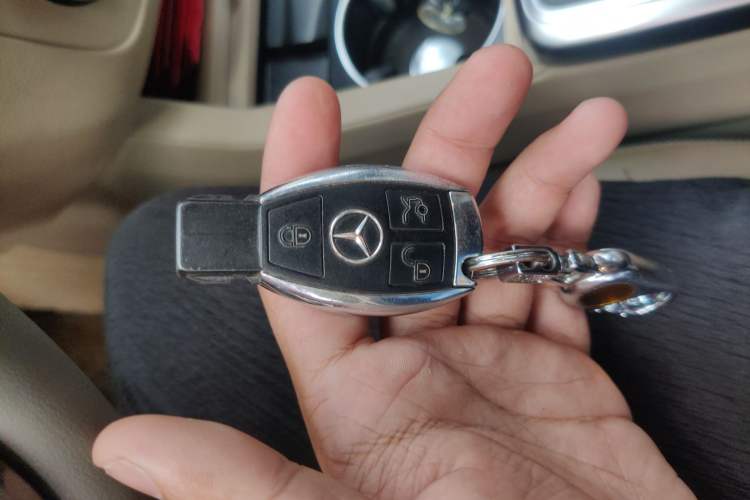 Used Mercedes-Benz M-Class 2015 ML 320 4MATIC Vehicle Key