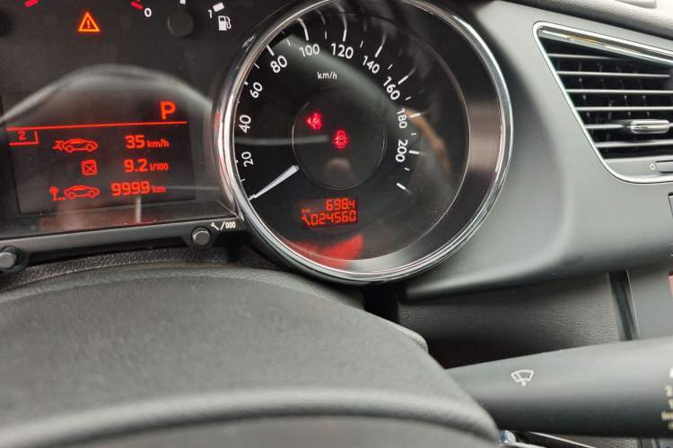 Used Peugeot 3008 2015 2.0L Automatic Classic Edition
