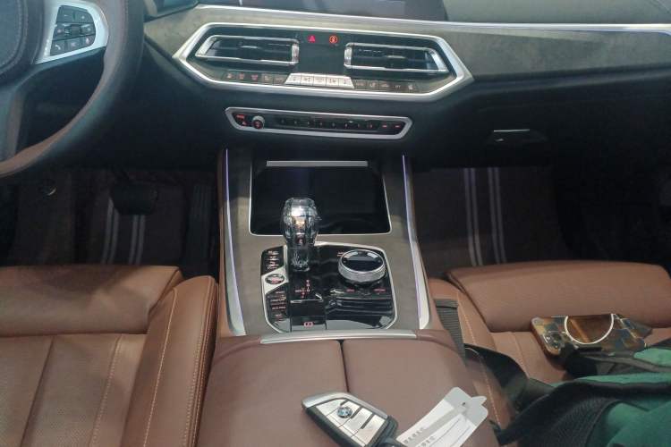 Used BMW X5 2022 xDrive40i Luxury Edition M Sport Package
