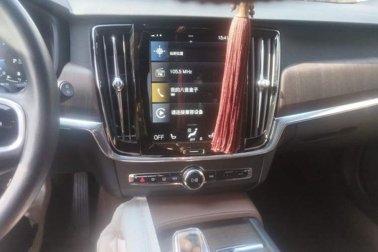 Used Volvo V90 2021 Cross Country B5 AWD Smart Range Edition Audio And AC Panel