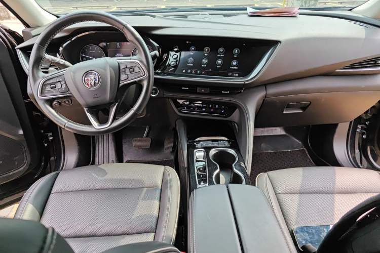 Used Buick Envision 2021 Encore Plus 652T Five-Seat All-Wheel-Drive Luxury Model Center Console