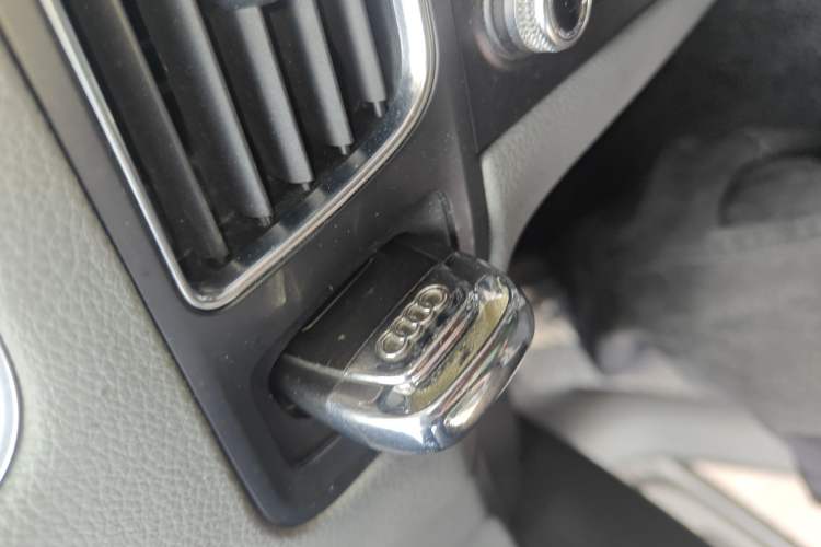 Used Audi Q5 2013 40 TFSI Technology Edition Vehicle Key