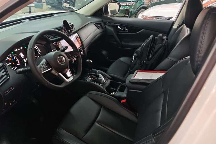 Used Nissan X-Trail 2023 Classic 2.0L Two-Wheel Drive Smart Connect & Comfort Edition