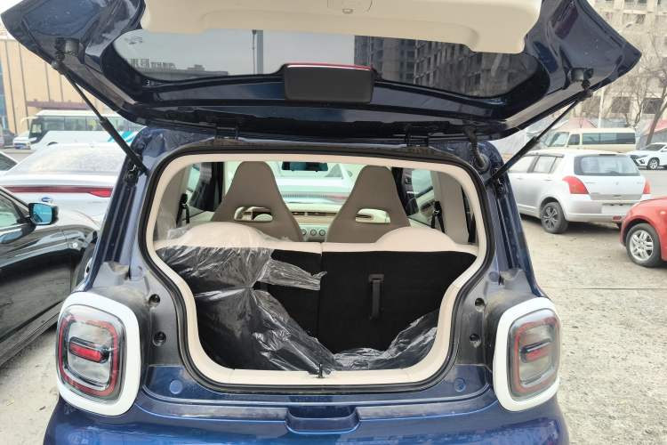 Used Bestune Pony 2026 222km Colorful Horse Trunk