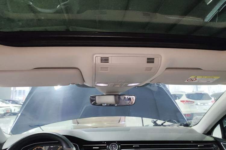 Used Volkswagen Magotan 2023 2 Million Units Commemorative Edition 330TSI DSG Luxury Version Headliner