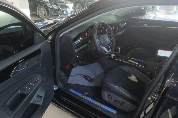 Used Volkswagen Passat New Energy 2023 430 PHEV Hybrid Elite Edition Driver Seat