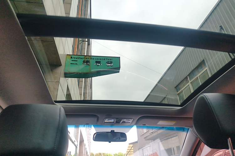 Used Hyundai Mistra 2017 1.8L Automatic Deluxe DLX Model China V Emission Standard Headliner