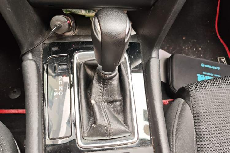 Used Mazda 3 Axela 2017 Sedan 1.5L Automatic Luxury Model Emission Standard China V Gear Lever