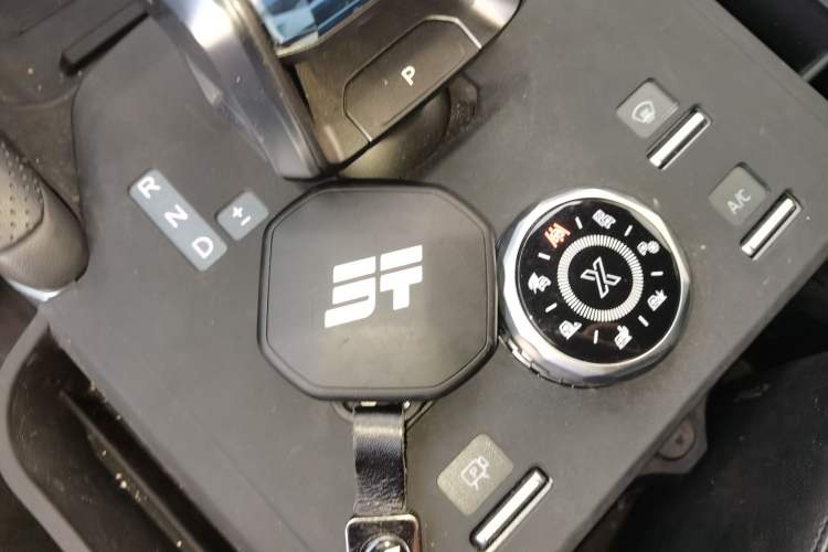 Used JETOUR Traveler 2025 2.0T Automatic All-Wheel Drive 200 000 Yuan Commemorative Edition