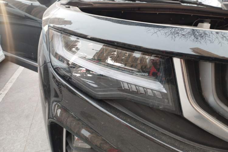 Used Geely Auto Haoyue 2020 1.8TD DCT Flagship 7-Seater Right Front Headlight