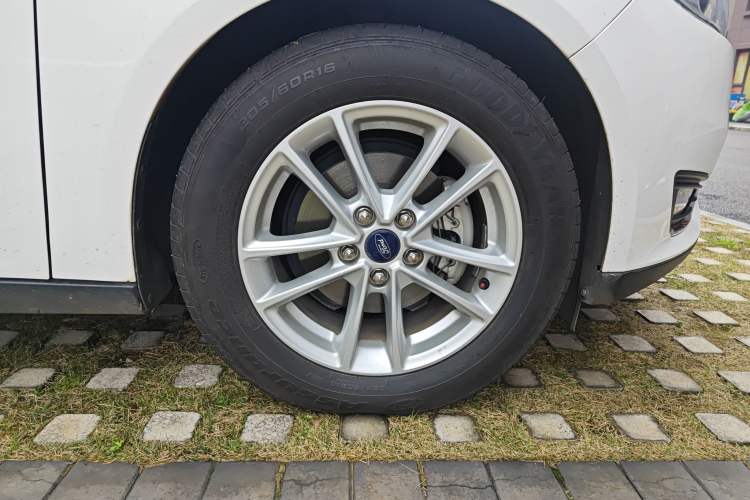 Used Ford Focus 2017 Hatchback 1.6L Automatic Fashion Edition Smart Drive Version