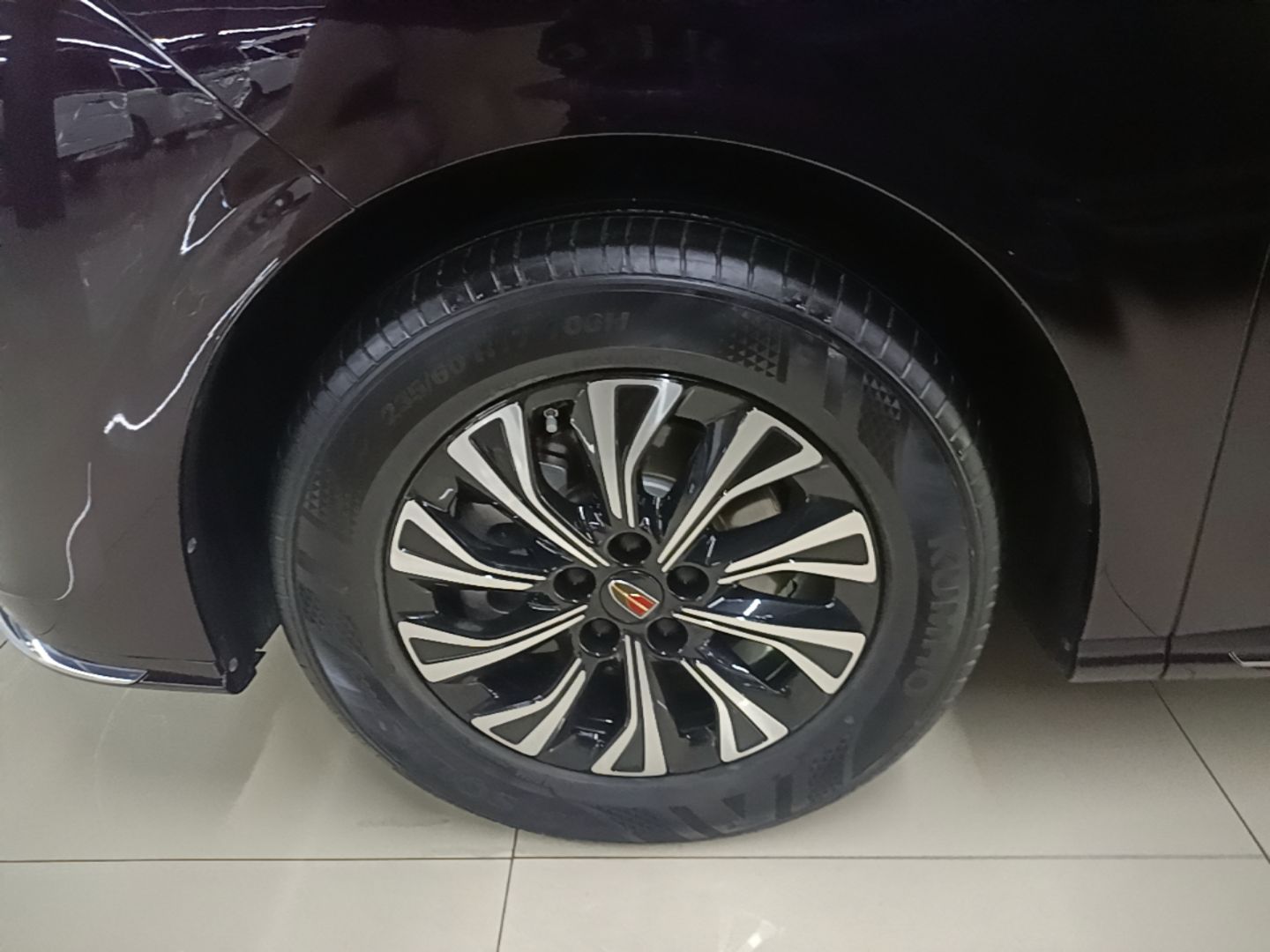 Hongqi HQ9 PHEV 2024 2.0T Four-Wheel Drive Business Edition — снимка 10