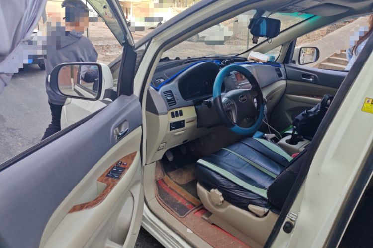 Used BYD M6 2013 2.0L Manual Comfort Edition Driver Seat