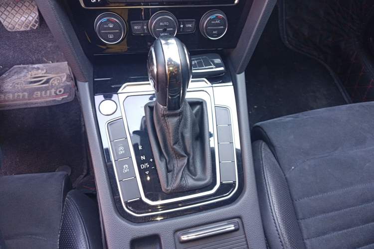 Used Volkswagen Magotan 2017 330TSI DSG Luxury Model Gear Lever