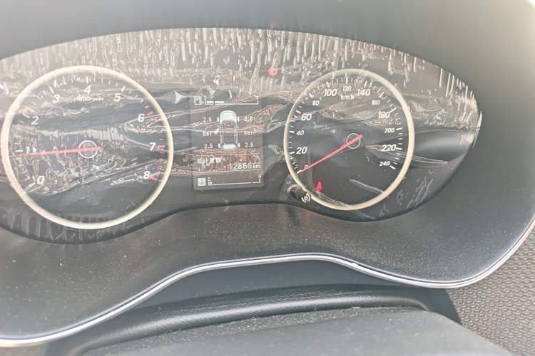 Used Baojun 730 2019 1.5L Manual Fashion Model 7-seater China VI Odometer Close Up