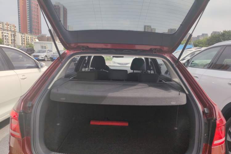 Used Volkswagen Gran Lavida 2013 1.6L Automatic Fashion Model
