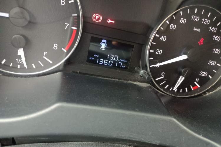 Used JAC Refine M3 2016 IKEA Edition 1.6L Luxury Model Odometer Close Up