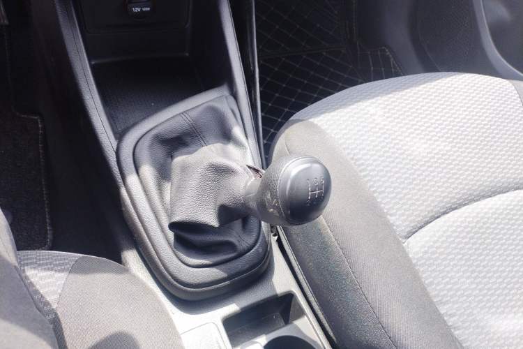 Used Hyundai Verna (older generation) 2017 1.4L Manual Refreshed Version China V Standard Gear Lever