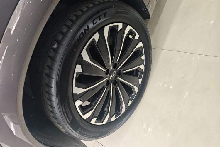 Used Chery Tiggo 9 2023 2.0T Dual-Clutch Two-Wheel Drive Luxury Edition 5 Seats