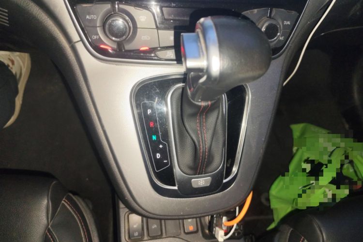 Used Haval H6 2015 Sport Edition 1.5T Automatic Two-Wheel Drive Luxury Model Gear Lever