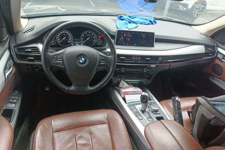 Used BMW X5  Center Console