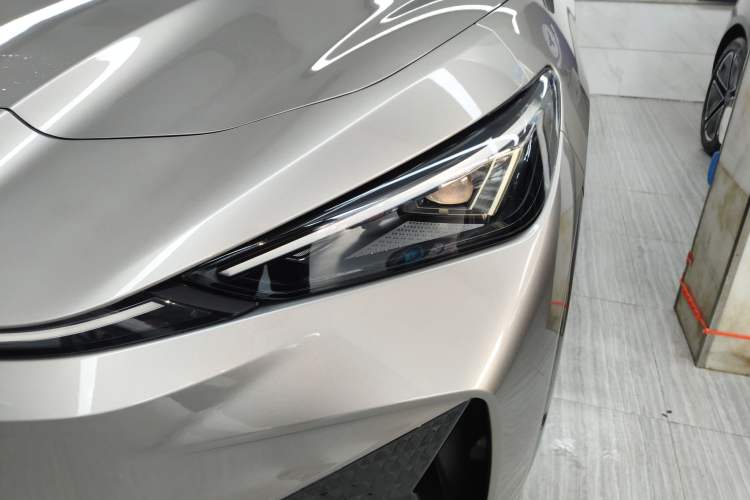 Used Volkswagen ID.UNYX 2024 Pro Long-Range Version