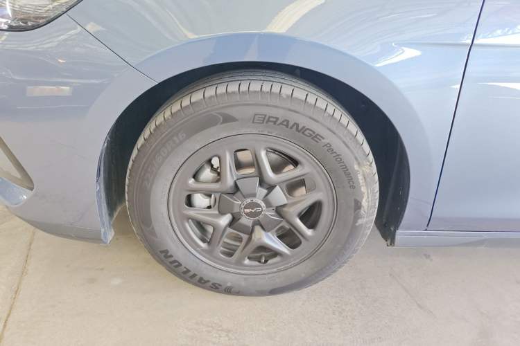 Used BYD Seal 05 DM-i 2025 DM-i Smart Drive 55KM Luxury Model Left Front Wheel Hub