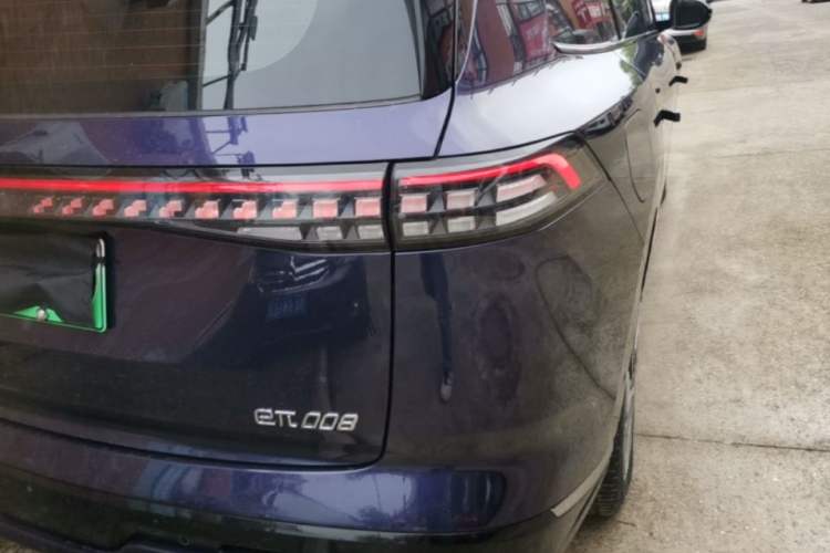 Used Dongfeng eπ eπ008 2024 636Max All-Electric Version 6 Seats Right Rear Taillight