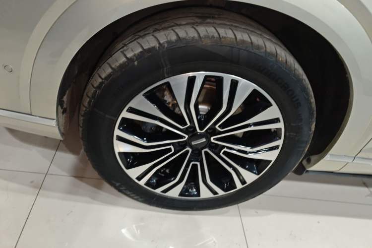 Used Wey Lanshan 2023 Four-Wheel Drive Ultra-Long Range Version Left Front Wheel Hub