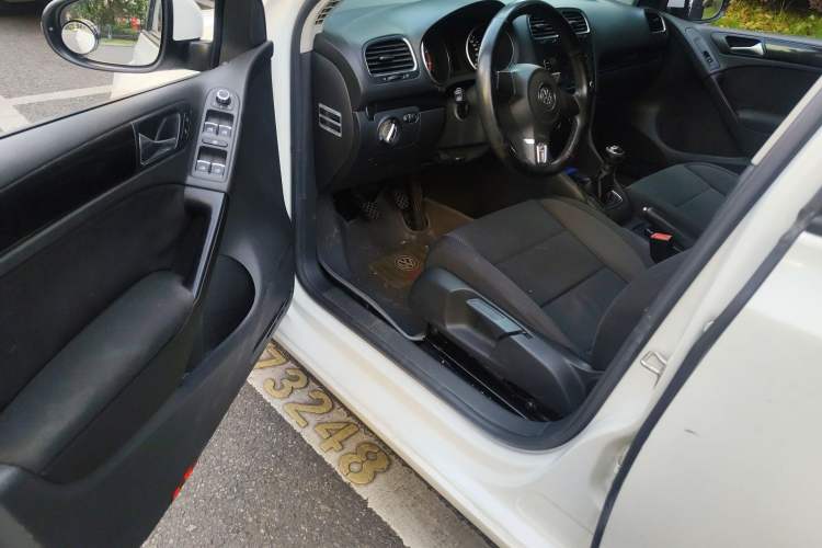 Used Volkswagen Golf 2012 1.6 Manual Comfort Edition
