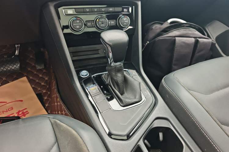 Used Volkswagen Tiguan L 2021 330TSI Automatic Two-Wheel Drive Smart Edition